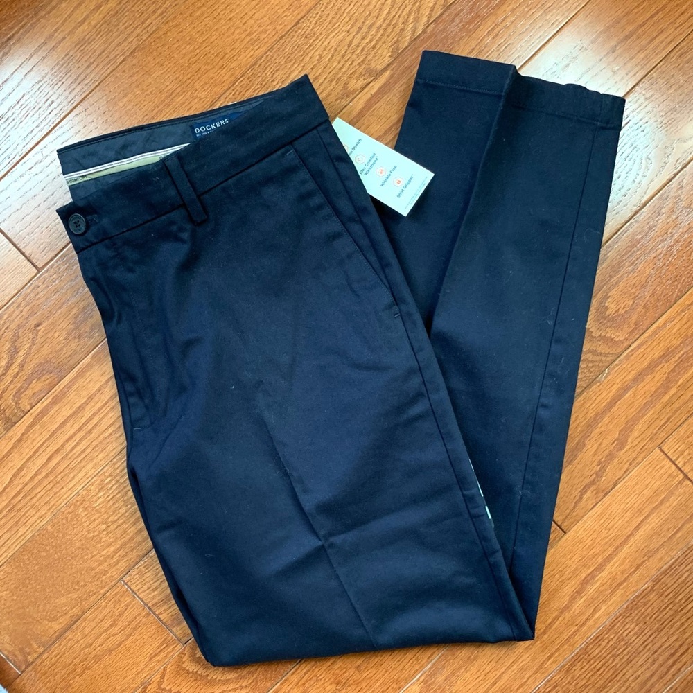 Dockers Signature Khaki Straight Fit Pants